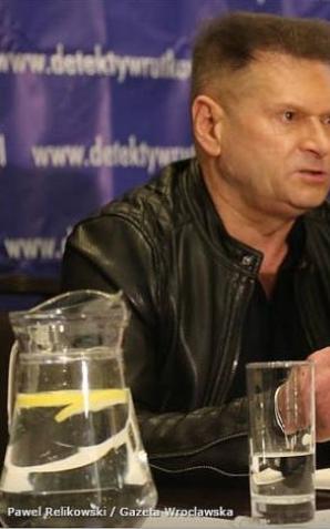 Rutkowski szuka 19-latka: Kto widział przed dyskoteką czerwonego golfa3 i ludzi pijących na nim wódkę?