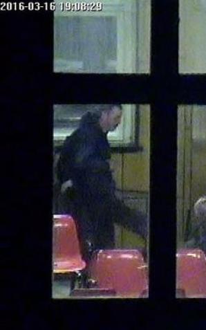 [VIDEO]Brutalne pobicie na szczecineckim dworcu PKP. Sprawcy oddali mocz na ofiarę