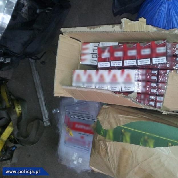 Akcja celników i policji we Wrocławiu. Przejęty przemyt papierosów 