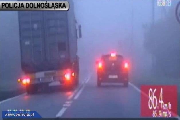 Szok! Pirat drogowy szarżował na drodze TIR-em