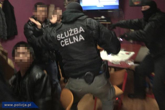 Nielegalne kasyno w Łodzi rozbite! W pokera za kasę