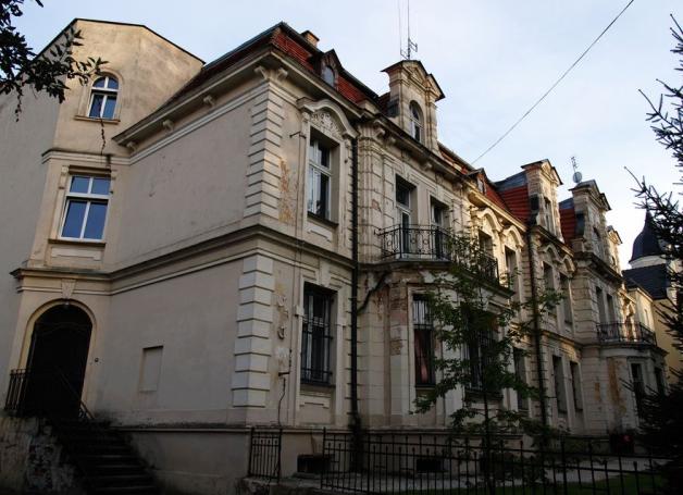 Trzebnica: Znęcał się nad rodziną i ją okradł. Dorwała go policja