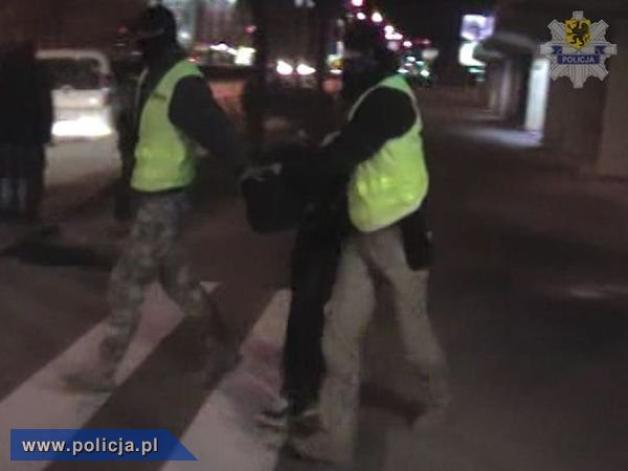 Chcieli zastraszyć gdańskiego notariusza! Podpalili drzwi jego kancelarii