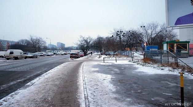 Kto powinien odśnieżyć chodnik?