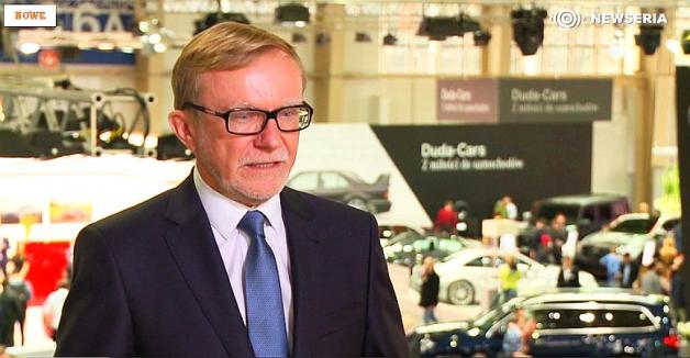 Targi motoryzacyjne przyciągają coraz więcej osób. Zainteresowanie będzie rosło wraz ze wzrostem sprzedaży nowych samochodów