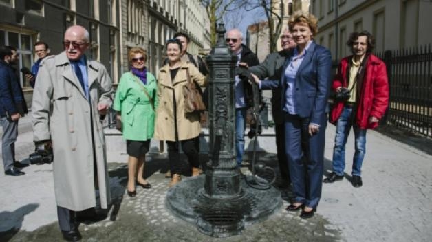 Pompa na łódzkim woonerfie