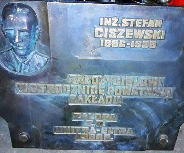Ukradł tablicę pamiątkową i sprzedał ją na złom